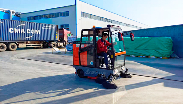 清掃車-清掃車廠家-濟南鑄造廠采購慶杰電動掃地車